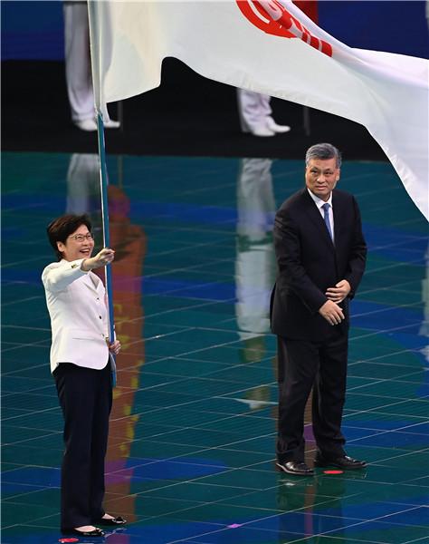 关于香港和澳门在2025年的精准免费大全合法性展望，全面释义、解释与落实展望